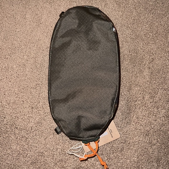 NWT PATAGONIA BLACK HOLE PACK CUBE 3L TOILETRIES DOPP KIT BASIN GREEN/CAMO $35 - Picture 5 of 14